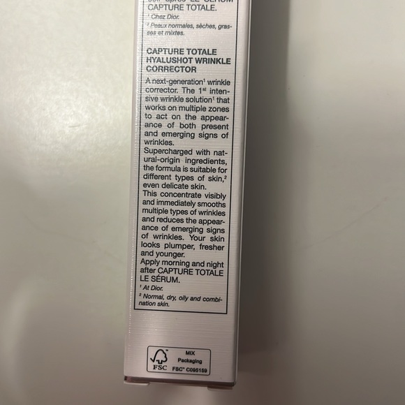 Capture Totale Hyalushot Wrinkle Corrector - Picture 3 of 3